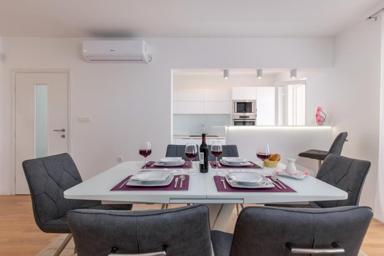 Nicol Apartment *